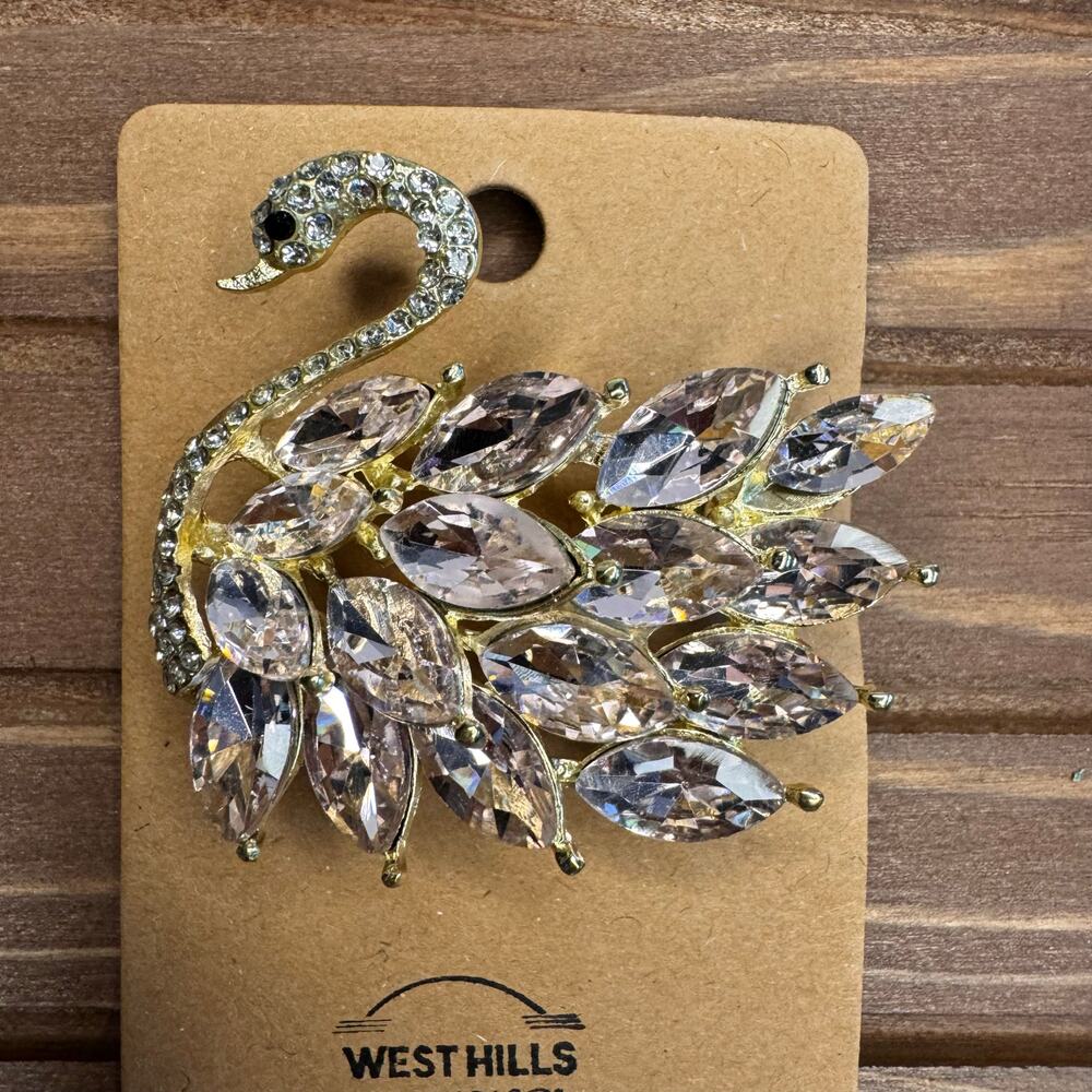 Beautiful Swan Pin White Jewelry Brooch Fashion Jewelry FAST SHIP
